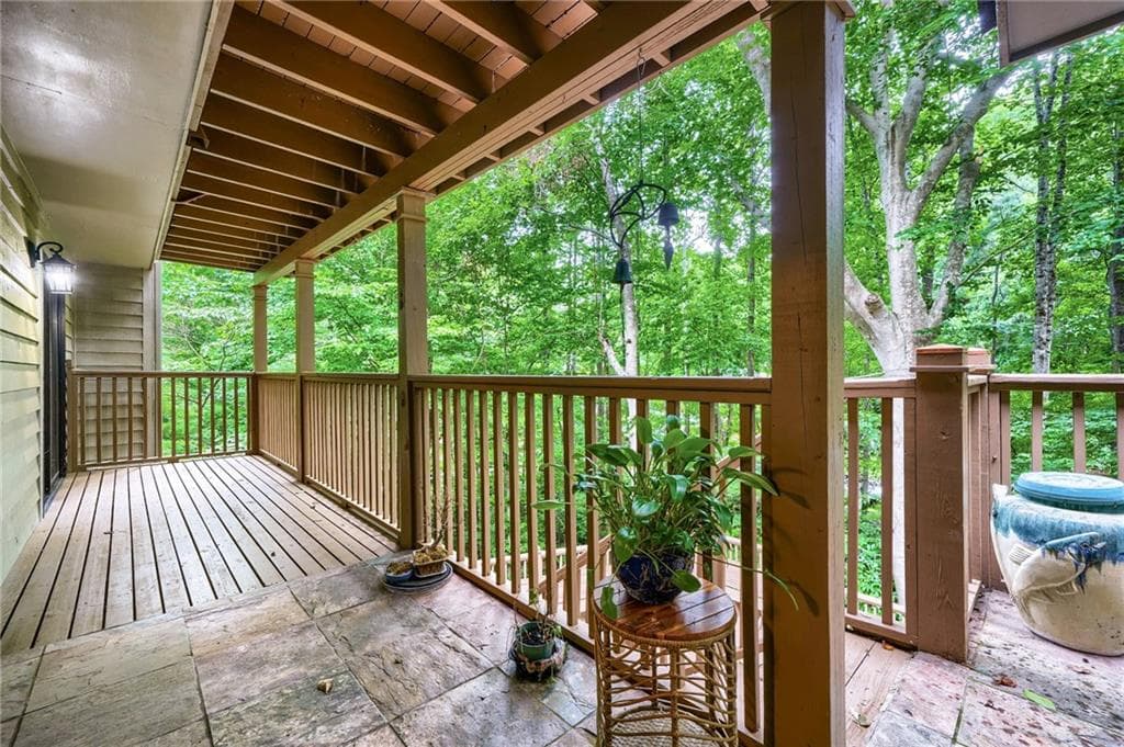 5 bedroom, 4 bathroom, 4,067 sq ft single family residence for rent at 570 Idlewood Drive, Atlanta, GA 30327 for $4,975 a month — photo 10