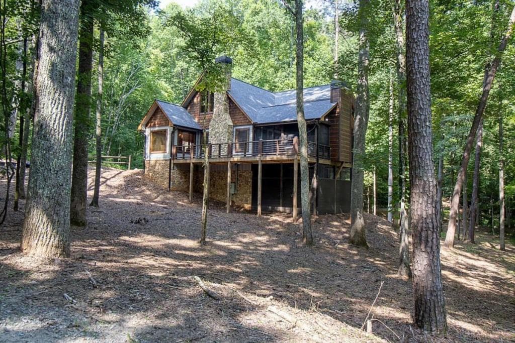 3 bedroom, 3 bathroom, 2,820 sq ft single family residence for sale at 142 Timber Ridge Road, Blue Ridge, GA 30513 — photo 2