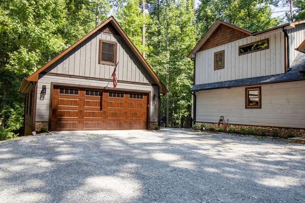 3 bedroom, 3 bathroom, 2,820 sq ft single family residence for sale at 142 Timber Ridge Road, Blue Ridge, GA 30513 — photo 5