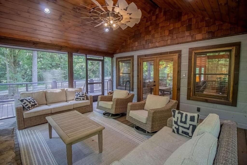 3 bedroom, 3 bathroom, 2,820 sq ft single family residence for sale at 142 Timber Ridge Road, Blue Ridge, GA 30513 — photo 8
