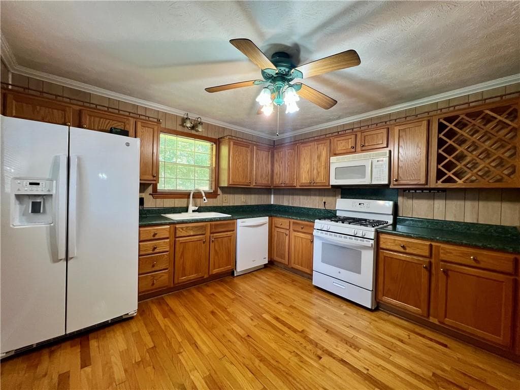 3 bedroom, 3 bathroom, 2,100 sq ft single family residence for rent at 6695 Courtney Drive, Winston, GA 30187 for $1,900 a month — photo 6