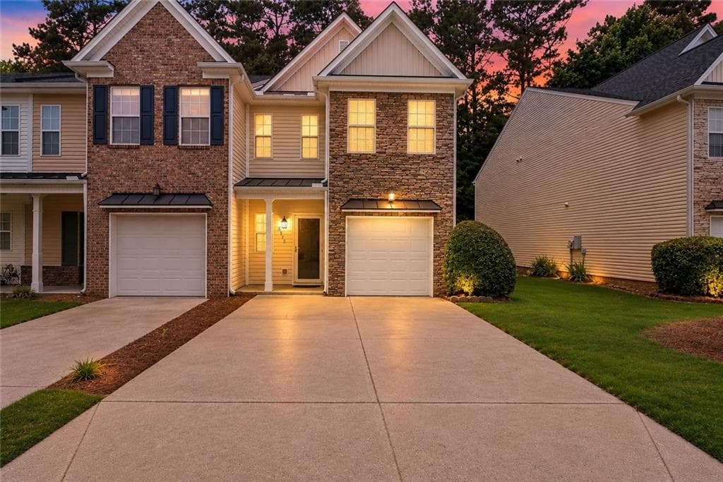 3 bedroom, 3 bathroom, 1,772 sq ft townhouse for rent at 2915 Greyhawk Lane, Cumming, GA 30040 for $2,200 a month — photo 1 of 31
