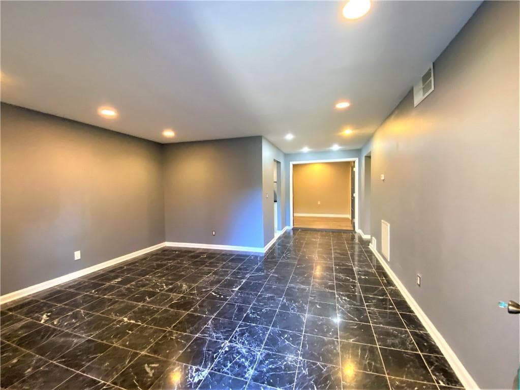 1 bedroom, 1 bathroom, 1,063 sq ft condominium for sale at 3079 Colonial Way J, Atlanta, GA 30341 — photo 3