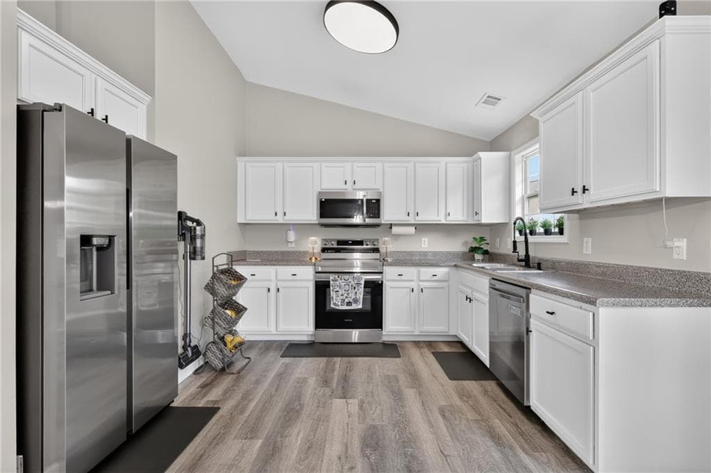 5 bedroom, 3 bathroom, 1,954 sq ft single family residence for sale at 661 Nine Oaks Circle, Villa Rica, GA 30180 — photo 7