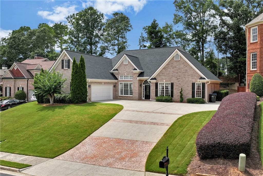 4 bedroom, 3 bathroom, 2,639 sq ft single family residence for sale at 1748 Honey Tree Place, Hoschton, GA 30548 — photo 3