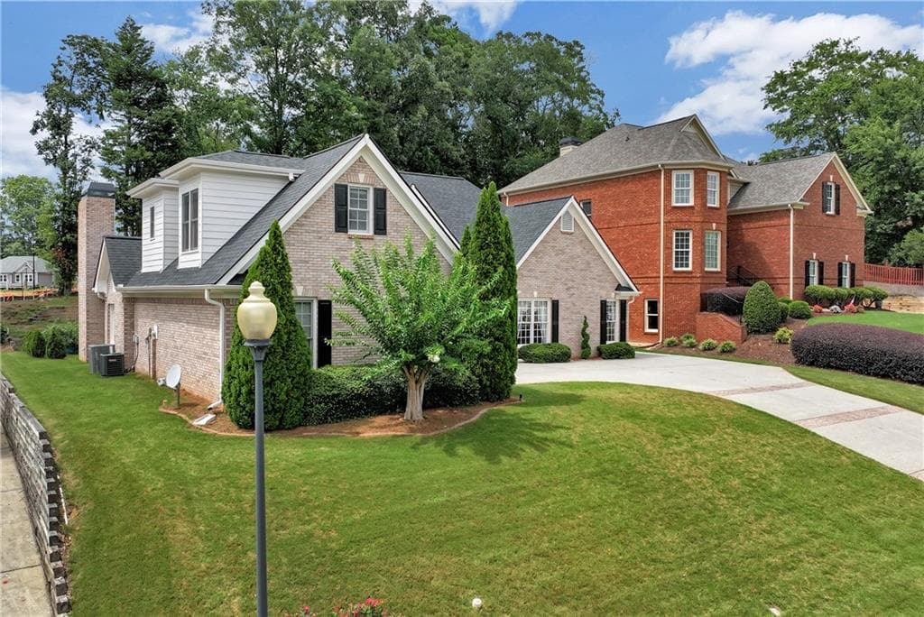 4 bedroom, 3 bathroom, 2,639 sq ft single family residence for sale at 1748 Honey Tree Place, Hoschton, GA 30548 — photo 4