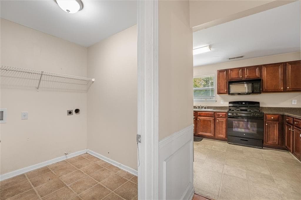 4 bedroom, 3 bathroom, 3,229 sq ft single family residence under contract at 533 Trotters Lane, Mcdonough, GA 30252 — photo 10