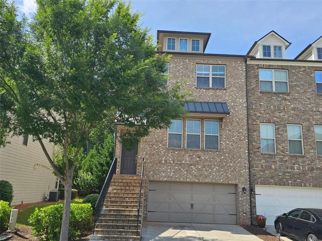 4 bedroom, 4 bathroom, 2,740 sq ft townhouse for rent at 249 Bridlington Street, Sugar Hill, GA 30518 for $2,850 a month — photo 1 of 42