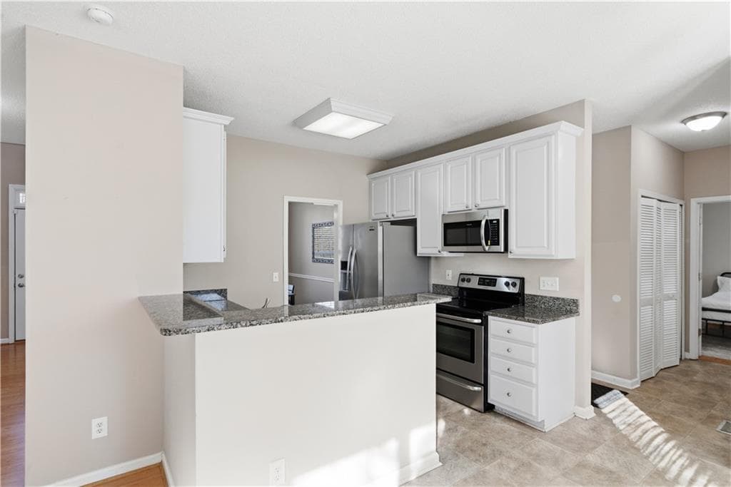 4 bedroom, 3 bathroom, 2,151 sq ft single family residence for sale at 35 Planters Drive, Cartersville, GA 30120 — photo 5
