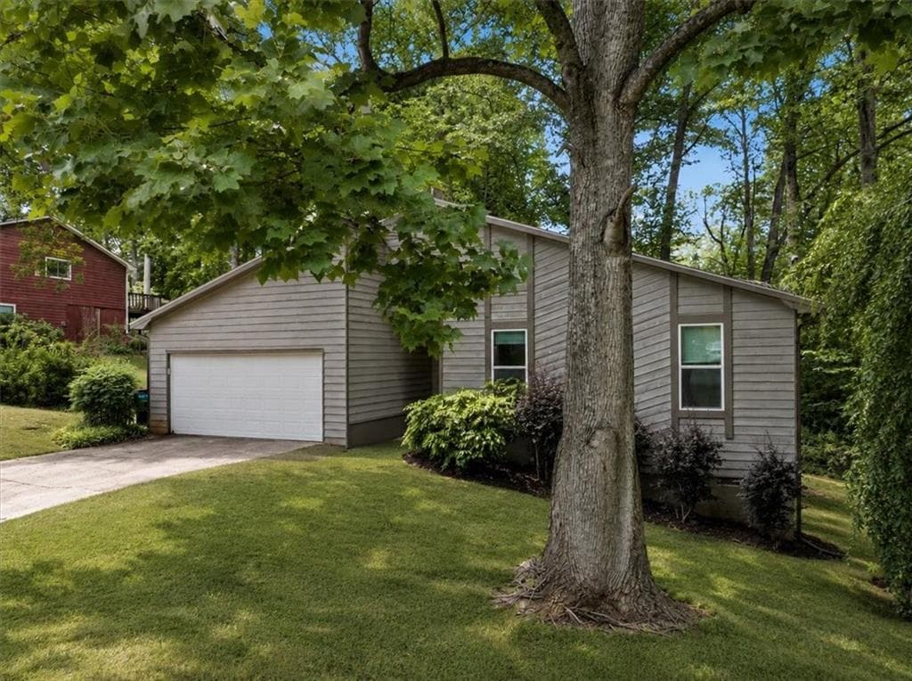 4 bedroom, 2 bathroom, 1,653 sq ft single family residence for sale at 5065 Carole Place, Stone Mountain, GA 30087 — photo 6