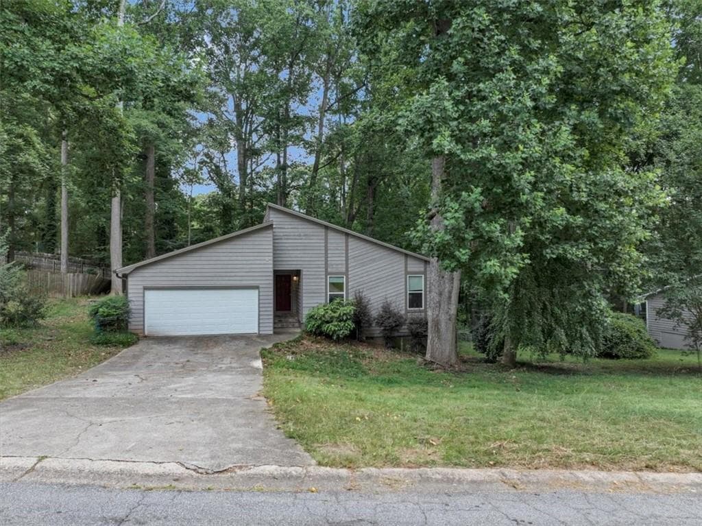 4 bedroom, 2 bathroom, 1,653 sq ft single family residence for sale at 5065 Carole Place, Stone Mountain, GA 30087 — photo 7