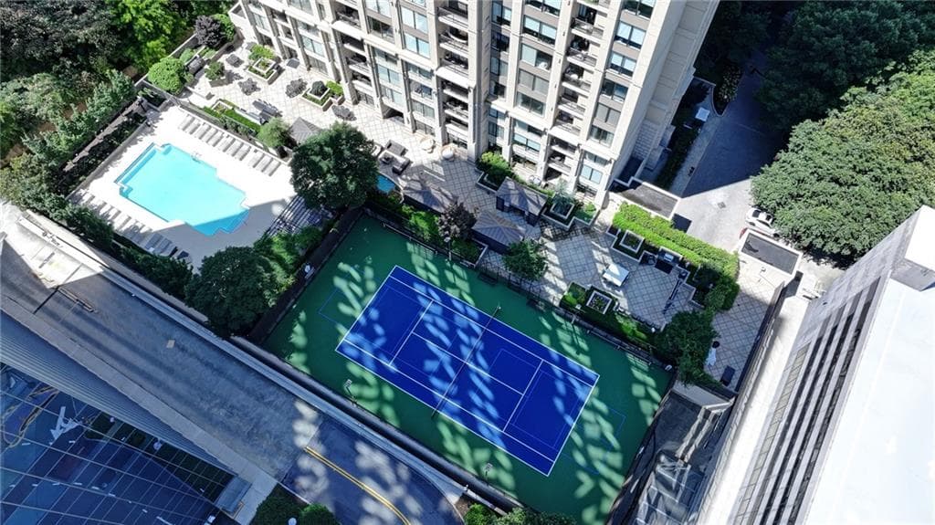 2 bedroom, 2 bathroom, 1,764 sq ft condominium for sale at 3445 Stratford Road 3105, Atlanta, GA 30326 — photo 3