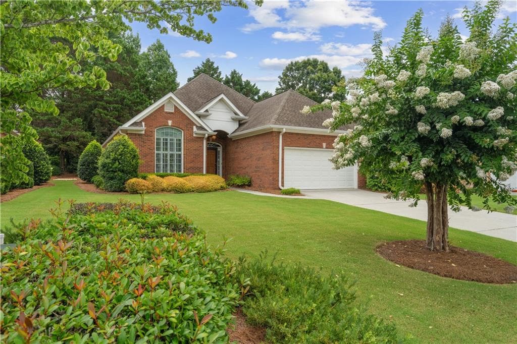 3 bedroom, 2 bathroom, 1,692 sq ft single family residence for sale at 112 Bristol Place, Calhoun, GA 30701 — photo 2