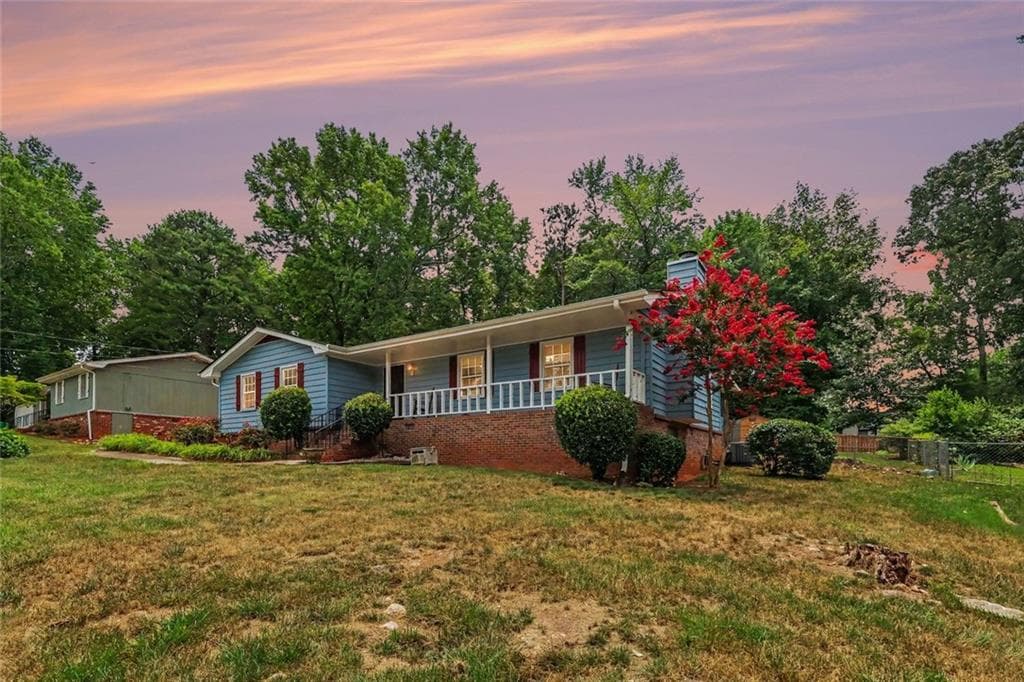 3 bedroom, 3 bathroom, 2,095 sq ft single family residence for sale at 5385 Rockmoor Drive, Stone Mountain, GA 30088 — photo 2