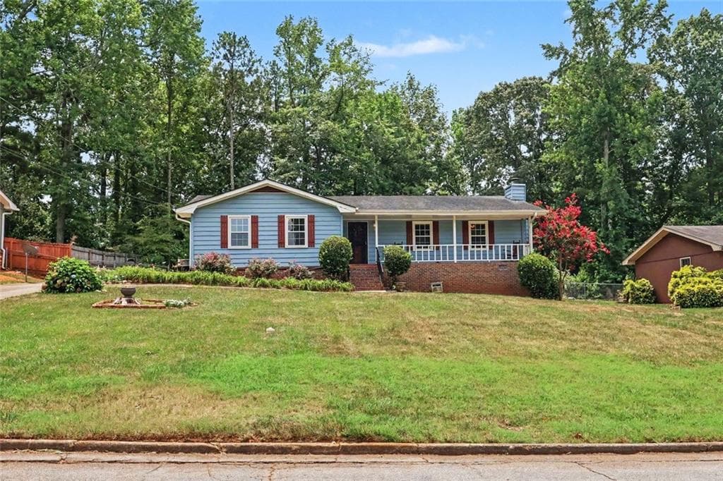 3 bedroom, 3 bathroom, 2,095 sq ft single family residence for sale at 5385 Rockmoor Drive, Stone Mountain, GA 30088 — photo 4