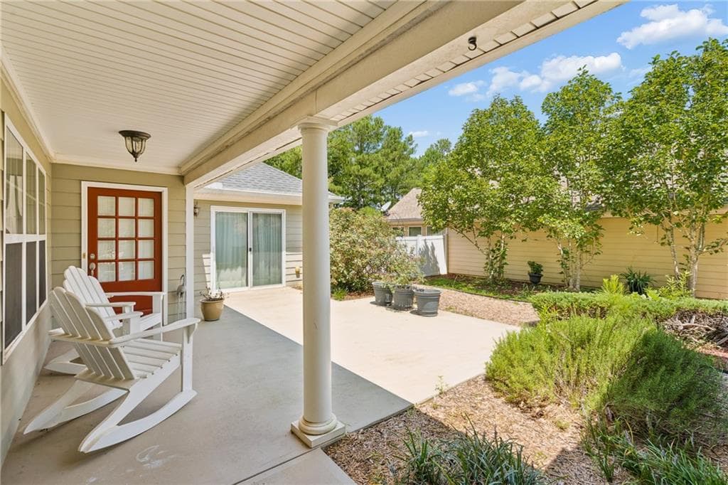 3 bedroom, 3 bathroom, 1,973 sq ft single family residence for sale at 162 Cottage Club Drive, Locust Grove, GA 30248 — photo 5