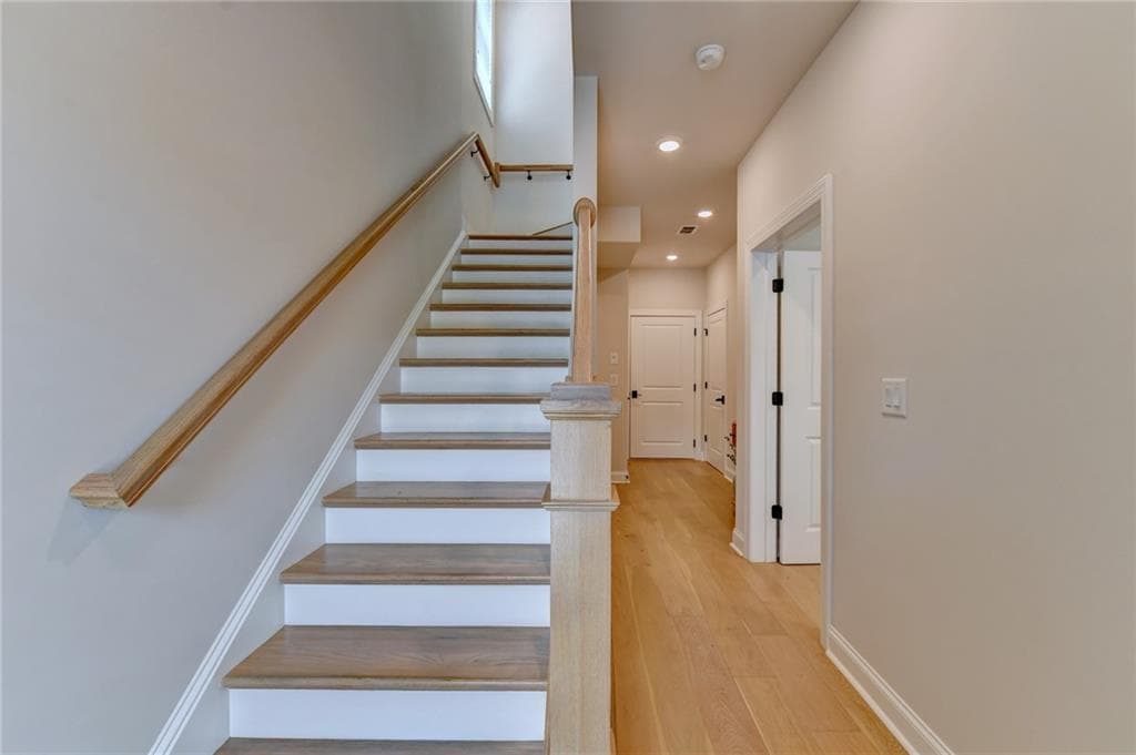 3 bedroom, 4 bathroom, 2,706 sq ft townhouse for sale at 175 Wards Crossing Way, Alpharetta, GA 30022 — photo 5