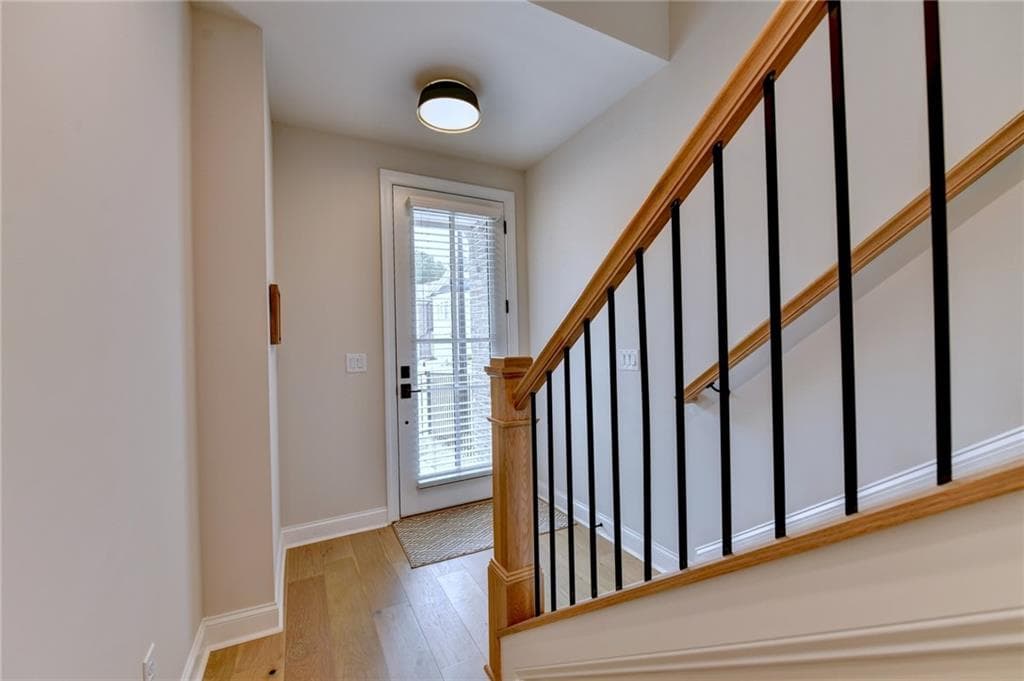 3 bedroom, 4 bathroom, 2,706 sq ft townhouse for sale at 175 Wards Crossing Way, Alpharetta, GA 30022 — photo 6