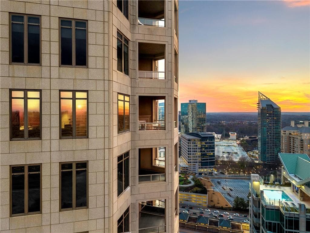 2 bedroom, 3 bathroom, 3,180 sq ft condominium for sale at 3376 Peachtree Road 41A, Atlanta, GA 30326 — photo 3