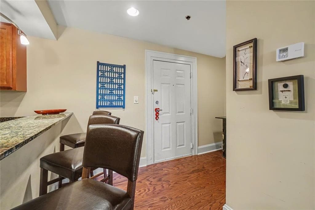2 bedroom, 2 bathroom, 1,228 sq ft condominium for sale at 2855 Peachtree Road 205, Atlanta, GA 30305 — photo 4