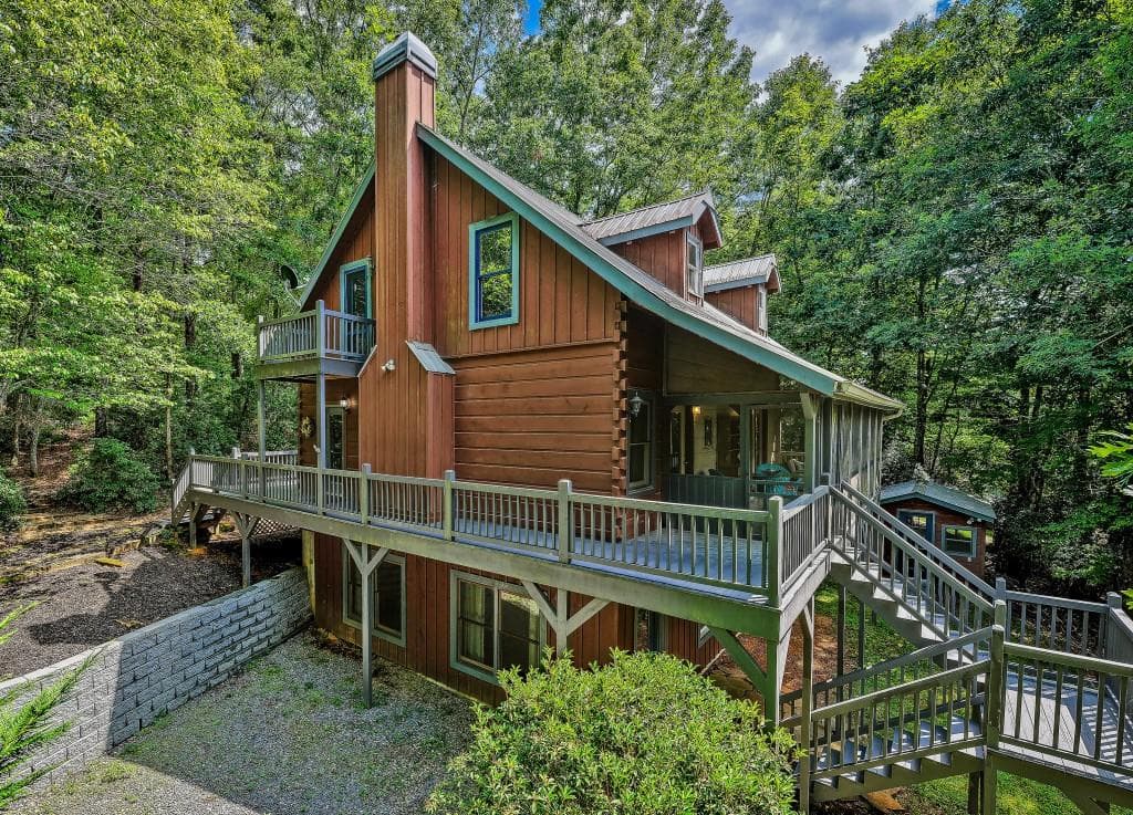 4 bedroom, 4 bathroom, 2,240 sq ft single family residence for sale at 160 Adams Circle, Mineral Bluff, GA 30559