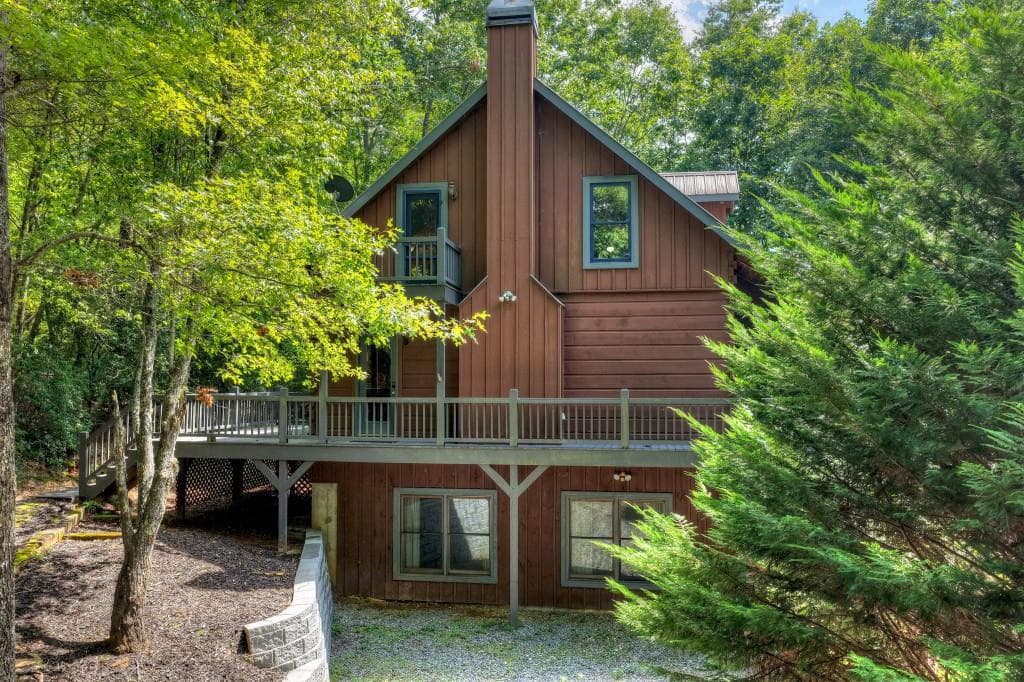 4 bedroom, 4 bathroom, 2,240 sq ft single family residence for sale at 160 Adams Circle, Mineral Bluff, GA 30559 — photo 2