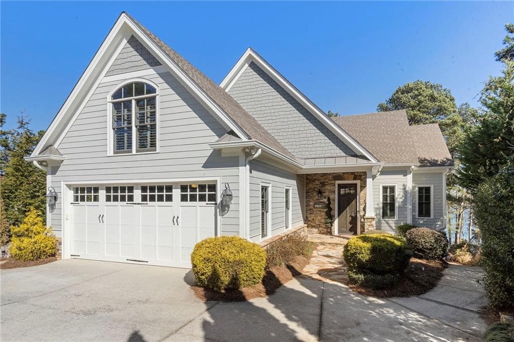 4 bedroom, 5 bathroom, 5,500 sq ft single family residence for sale at 6402 Lakeview Drive, Buford, GA 30518 — photo 5