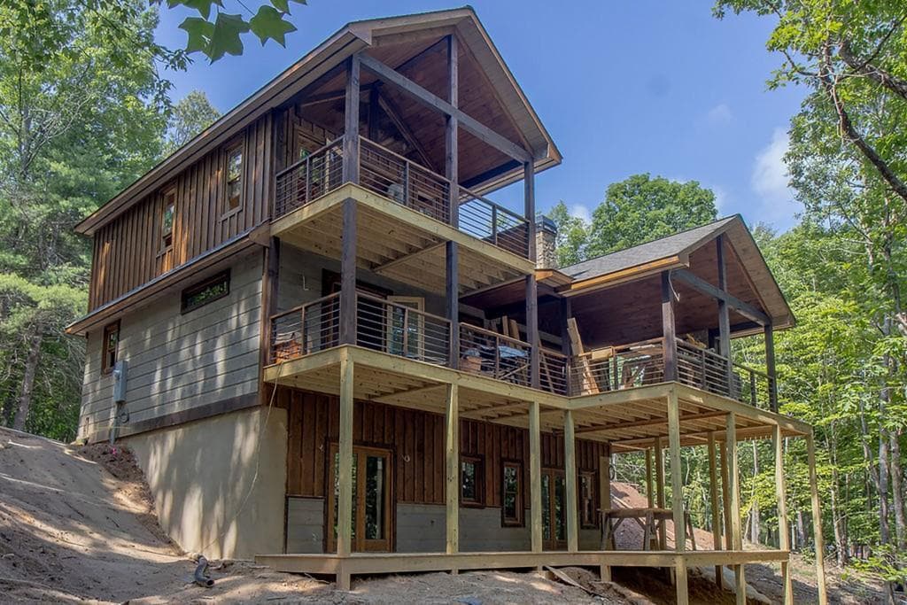 3 bedroom, 3 bathroom, 2,820 sq ft single family residence for sale at 79 Star Creek Court, Morganton, GA 30560 — photo 3