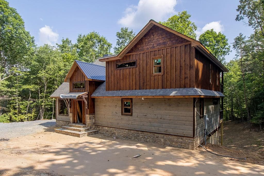 3 bedroom, 3 bathroom, 2,820 sq ft single family residence for sale at 79 Star Creek Court, Morganton, GA 30560 — photo 6
