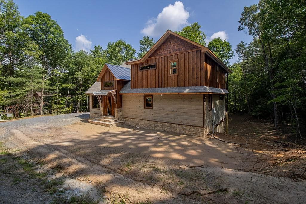 3 bedroom, 3 bathroom, 2,820 sq ft single family residence for sale at 79 Star Creek Court, Morganton, GA 30560 — photo 7