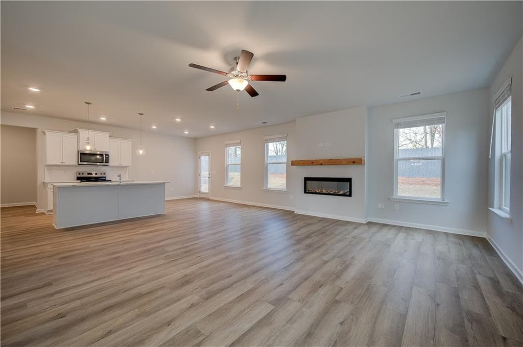 4 bedroom, 4 bathroom, 2,736 sq ft single family residence under contract at 113 St Annes Place, Covington, GA 30016 — photo 7