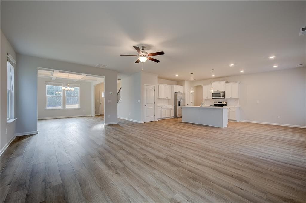 4 bedroom, 4 bathroom, 2,736 sq ft single family residence under contract at 113 St Annes Place, Covington, GA 30016 — photo 8