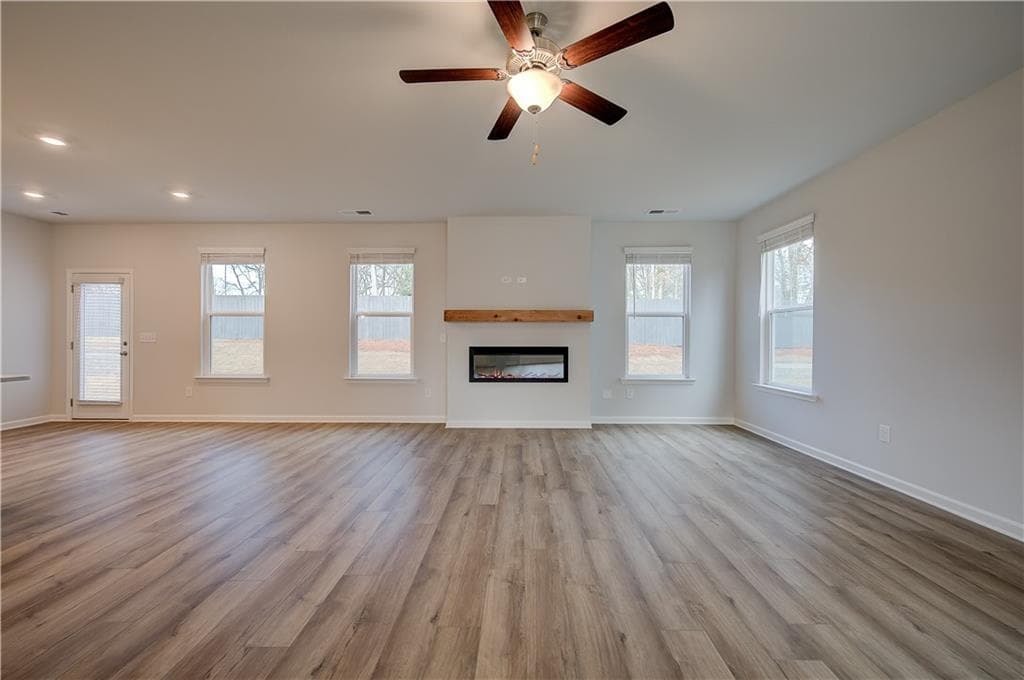 4 bedroom, 4 bathroom, 2,736 sq ft single family residence under contract at 113 St Annes Place, Covington, GA 30016 — photo 9