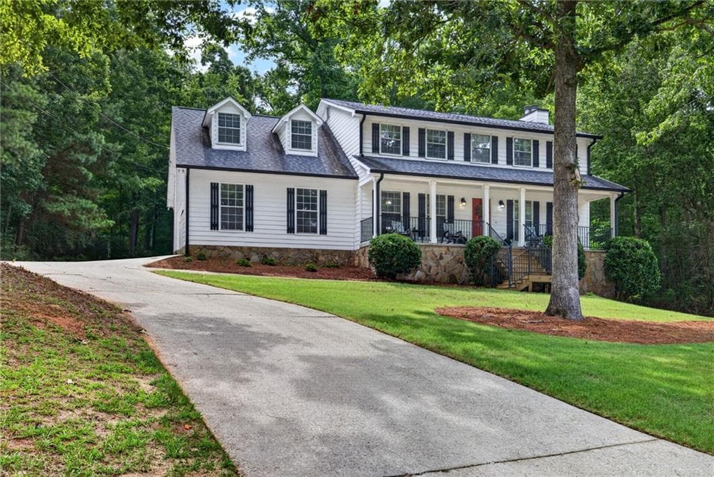 4 bedroom, 3 bathroom, 2,662 sq ft single family residence for sale at 381 Country Lake Drive, Mcdonough, GA 30252 — photo 4