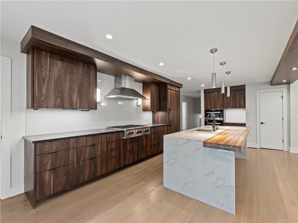 5 bedroom, 5 bathroom, 3,461 sq ft single family residence for sale at 2153 Starfire Drive, Atlanta, GA 30345 — photo 4