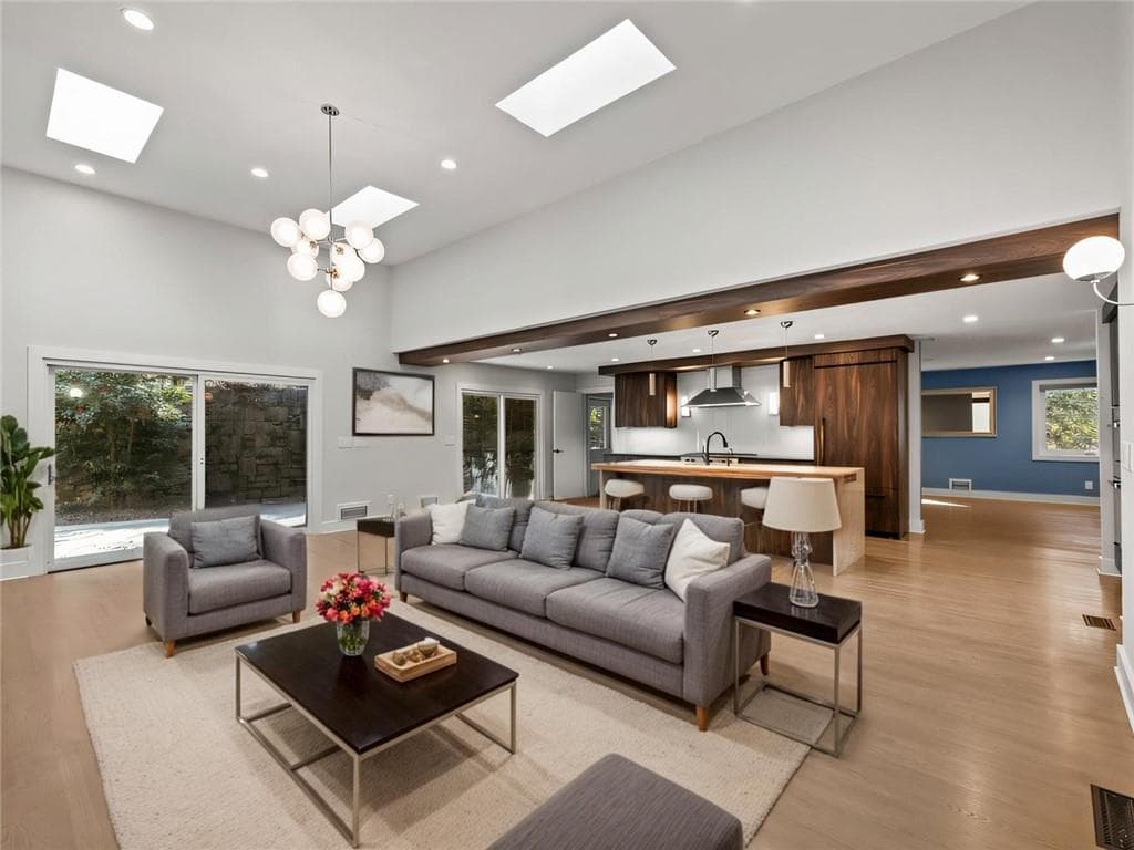 5 bedroom, 5 bathroom, 3,461 sq ft single family residence for sale at 2153 Starfire Drive, Atlanta, GA 30345 — photo 8