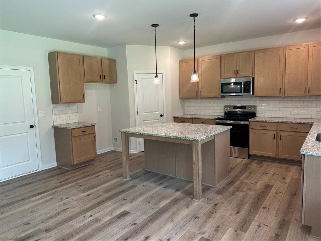 5 bedroom, 3 bathroom, 3,150 sq ft single family residence for rent at 326 Rodeo Drive, Auburn, GA 30011 for $2,675 a month — photo 8