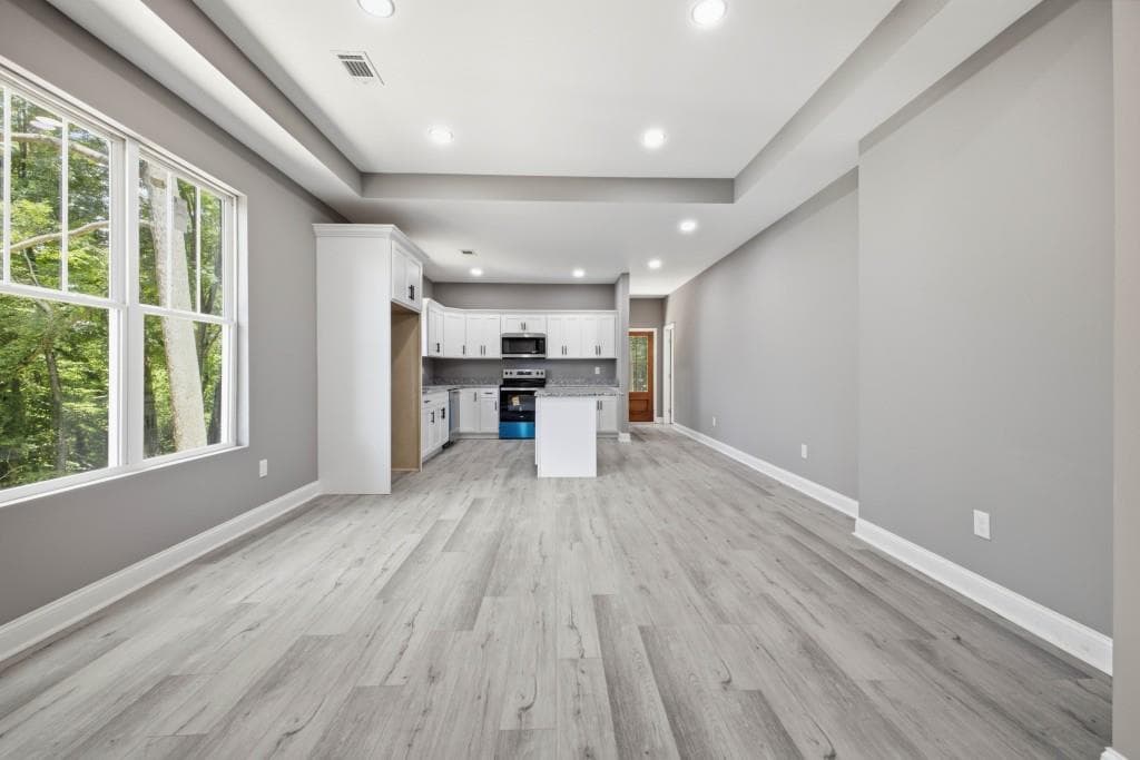 3 bedroom, 2 bathroom, 1,650 sq ft single family residence for sale at 171 N DALE Street, Calhoun, GA 30701 — photo 2