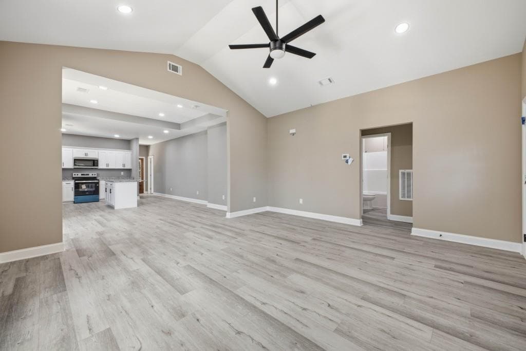 3 bedroom, 2 bathroom, 1,650 sq ft single family residence for sale at 171 N DALE Street, Calhoun, GA 30701 — photo 4