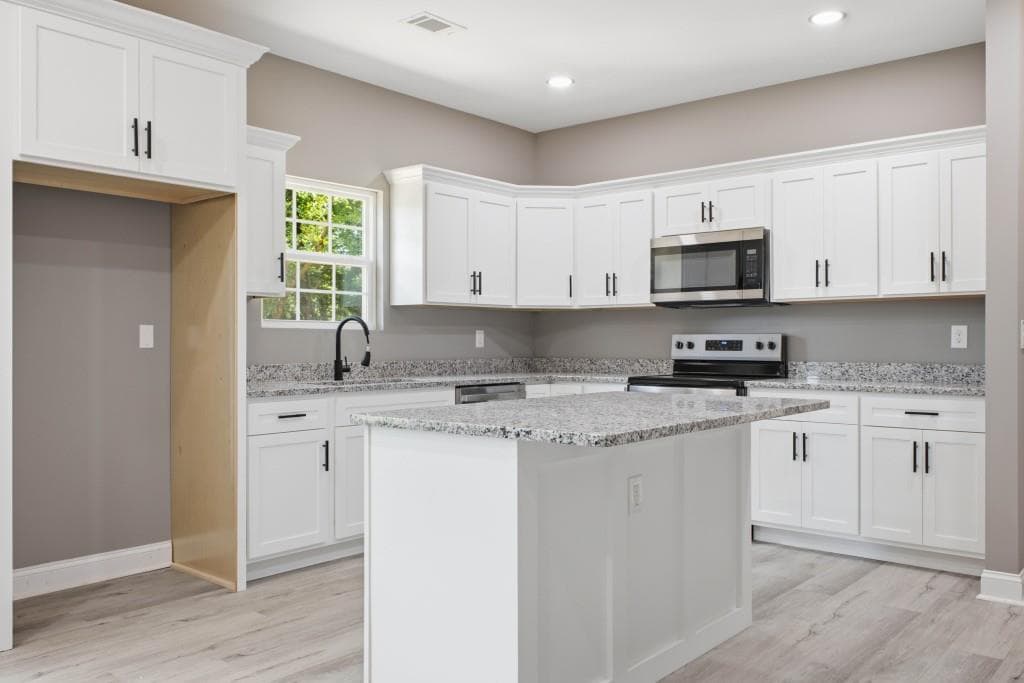 3 bedroom, 2 bathroom, 1,650 sq ft single family residence for sale at 171 N DALE Street, Calhoun, GA 30701 — photo 9