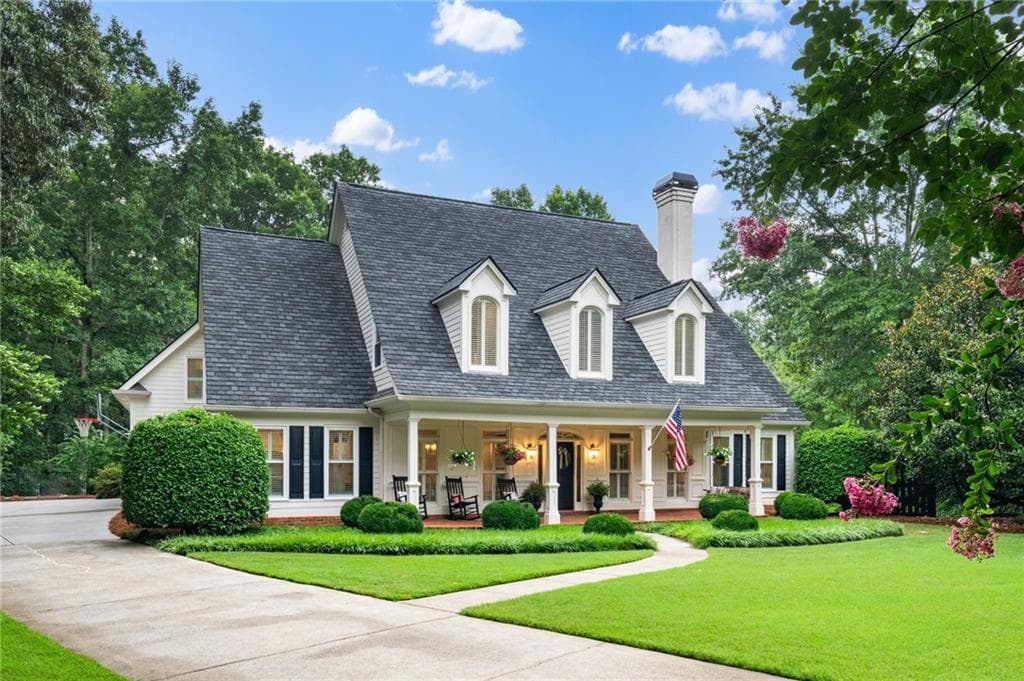 6 bedroom, 6 bathroom, 7,150 sq ft single family residence under contract at 2610 Hopewell Plantation Drive, Alpharetta, GA 30004 — photo 2