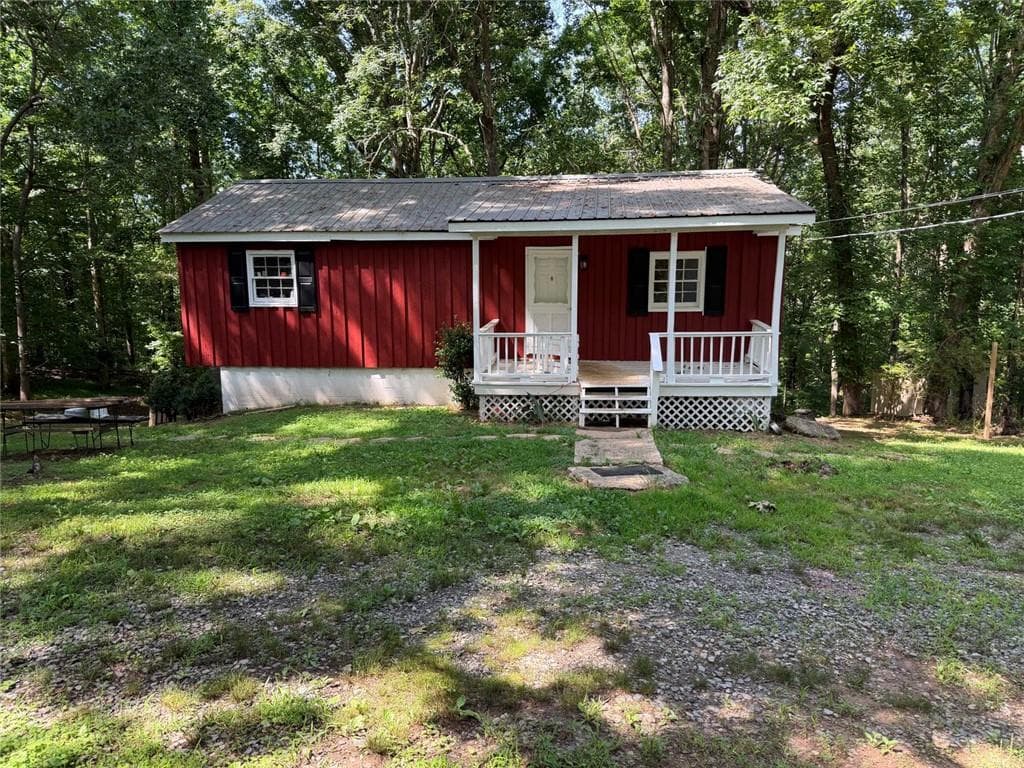 2 bedroom, 1 bathroom, 720 sq ft single family residence under contract at 4169 C Rogers Road, Gainesville, GA 30506