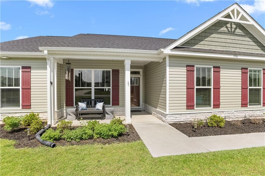 3 bedroom, 2 bathroom, 1,636 sq ft single family residence for sale at 426 Old Whitaker Way, Statesboro, GA 30461 — photo 3