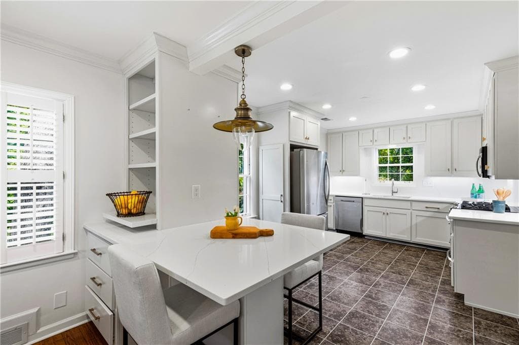 4 bedroom, 2 bathroom, 2,465 sq ft single family residence under contract at 1893 N Decatur Road, Atlanta, GA 30307 — photo 10