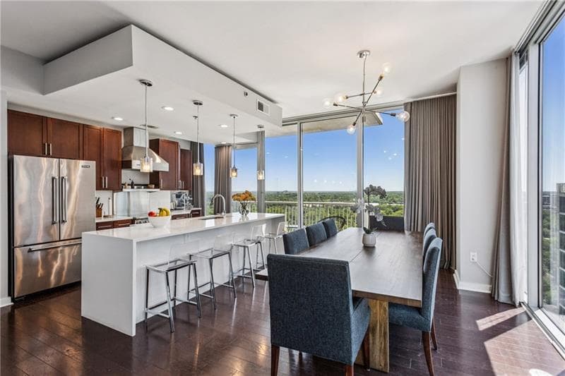 3 bedroom, 3 bathroom, 2,002 sq ft condominium for sale at 855 Peachtree Street 2013, Atlanta, GA 30308 — photo 1 of 72