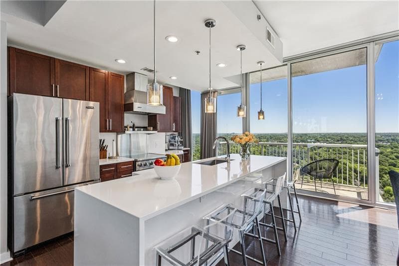 3 bedroom, 3 bathroom, 2,002 sq ft condominium for sale at 855 Peachtree Street 2013, Atlanta, GA 30308 — photo 3