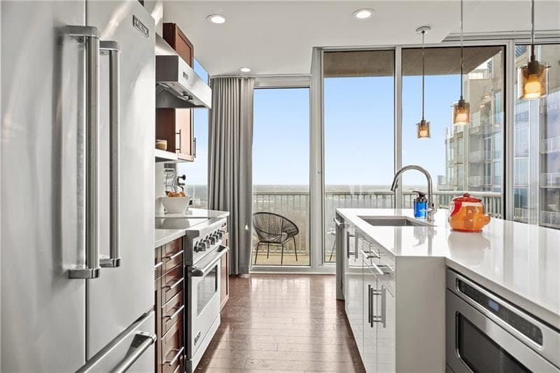 3 bedroom, 3 bathroom, 2,002 sq ft condominium for sale at 855 Peachtree Street 2013, Atlanta, GA 30308 — photo 7