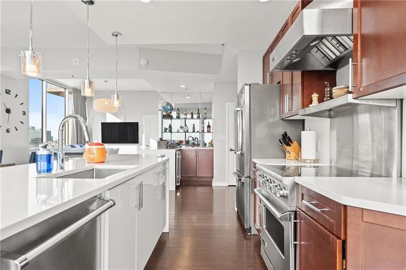 3 bedroom, 3 bathroom, 2,002 sq ft condominium for sale at 855 Peachtree Street 2013, Atlanta, GA 30308 — photo 9