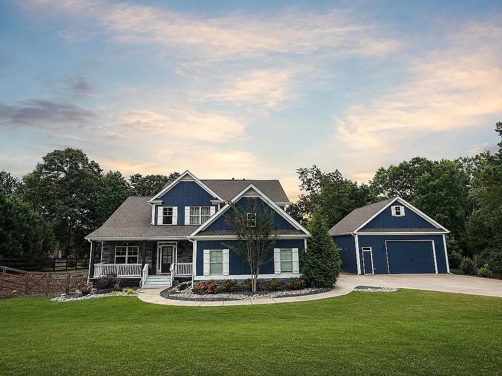 4 bedroom, 4 bathroom, 2,564 sq ft single family residence for sale at 532 Black Horse Circle, Canton, GA 30114 — photo 1 of 32