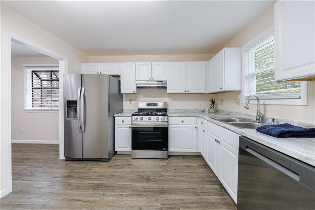 2 bedroom, 2 bathroom, 1,232 sq ft townhouse for rent at 1248 Falling Water Drive, Smyrna, GA 30080 for $1,895 a month — photo 7